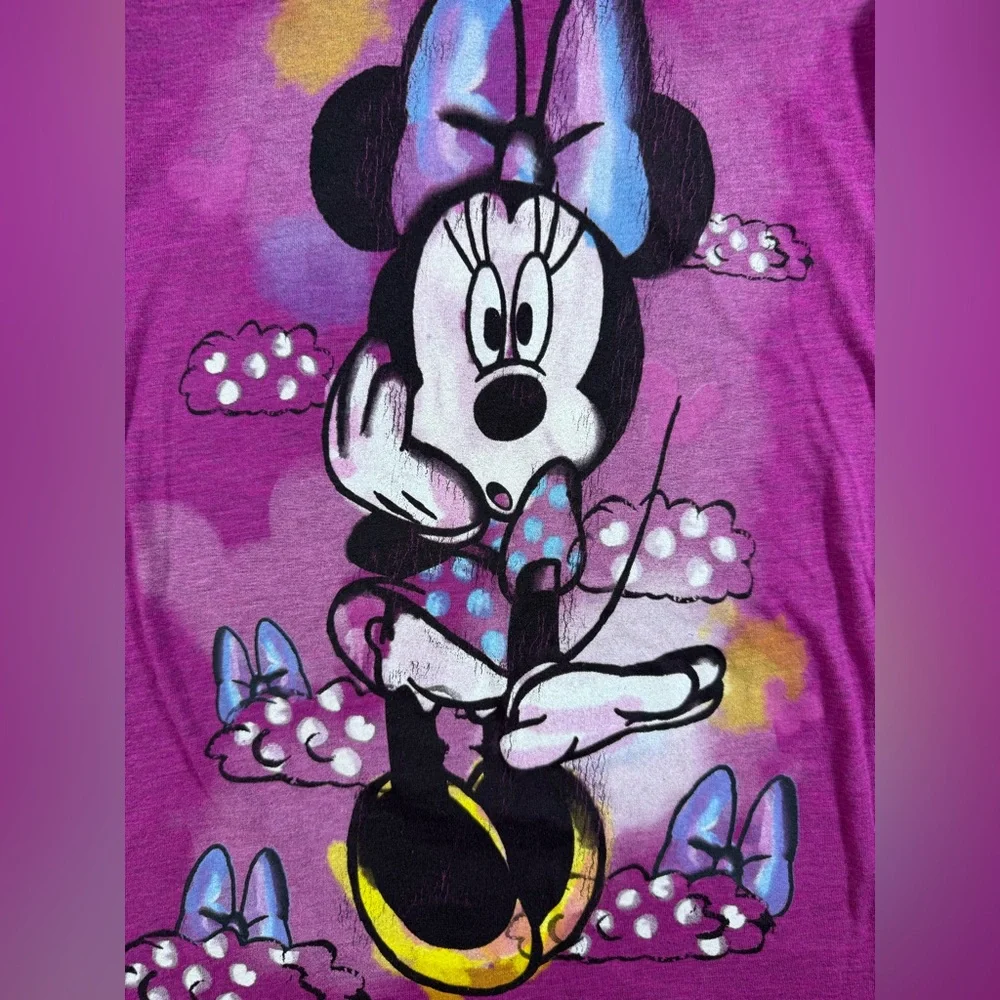 Disney Minnie Mouse V-Neck T-Shirt Purple Women's Size Medium M Heart Tee Cute